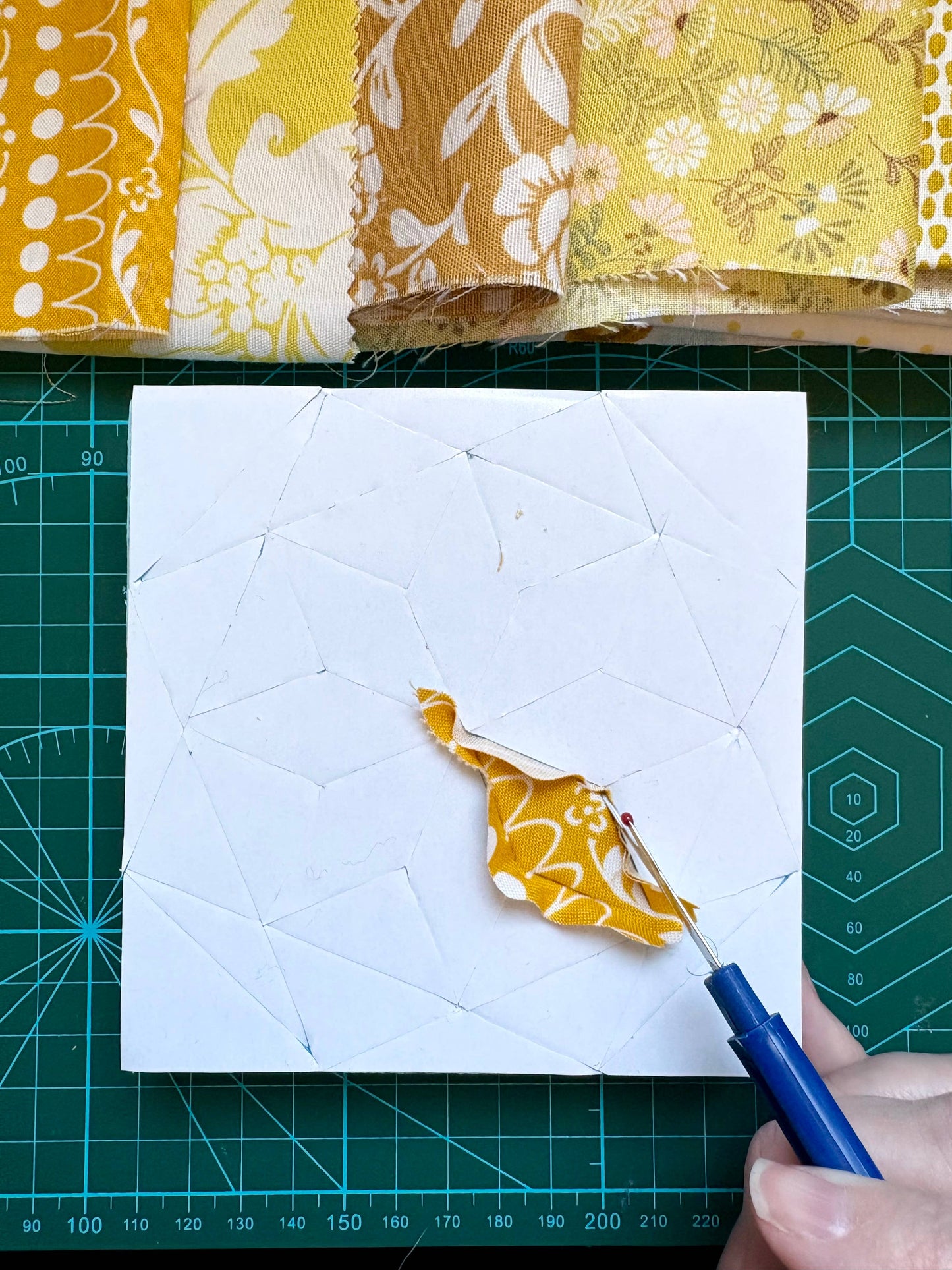Geometric Kinusaiga Fabric Mosaic Craft Kit